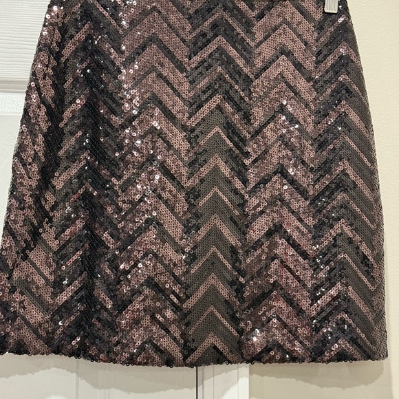 TRINA TURK
Rico Zigzag Sequin Miniskirt
Size 6 - Picture 8 of 12